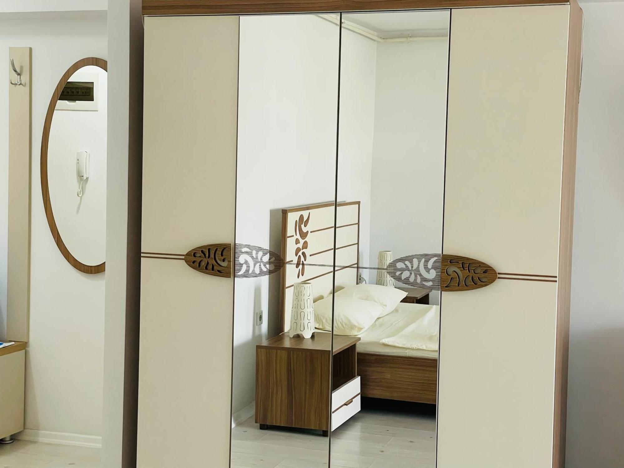 Airplane Plaza Apartment Otopeni Exterior photo